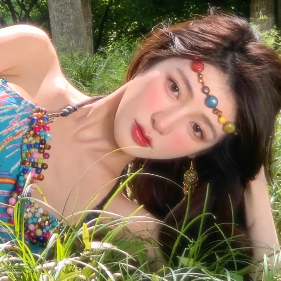 隔楼女孩:我们之间的层距